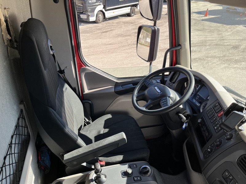 DAF LF 210 FA / 12 Ton / 396 dkm / Box / Loadlift / NL Truck - Lastbil med skåp: bild 3 DAF LF 210 FA / 12 Ton / 396 dkm / Box / Loadlift / NL Truck - Lastbil med skåp: bild 3