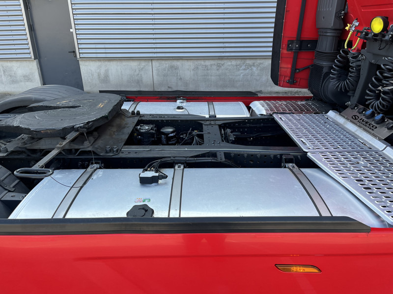 Dragbil Iveco S-Way AT 420 / Full LED / 569 dkm / 2 Tanks / 2 Fridge / APK TUV 03-26: bild 18