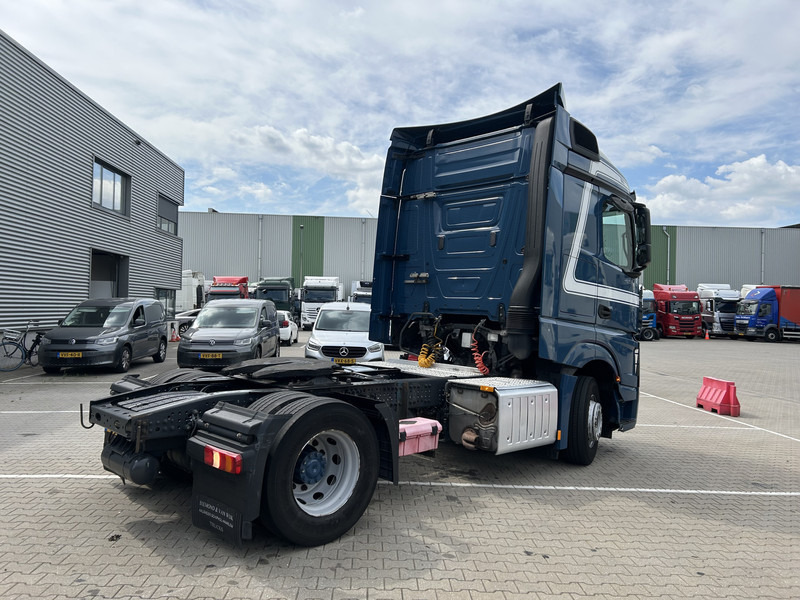 Mercedes-Benz Actros 1842 StreamSpace / 952 dkm / NL Truck - Dragbil: bild 2 Mercedes-Benz Actros 1842 StreamSpace / 952 dkm / NL Truck - Dragbil: bild 2