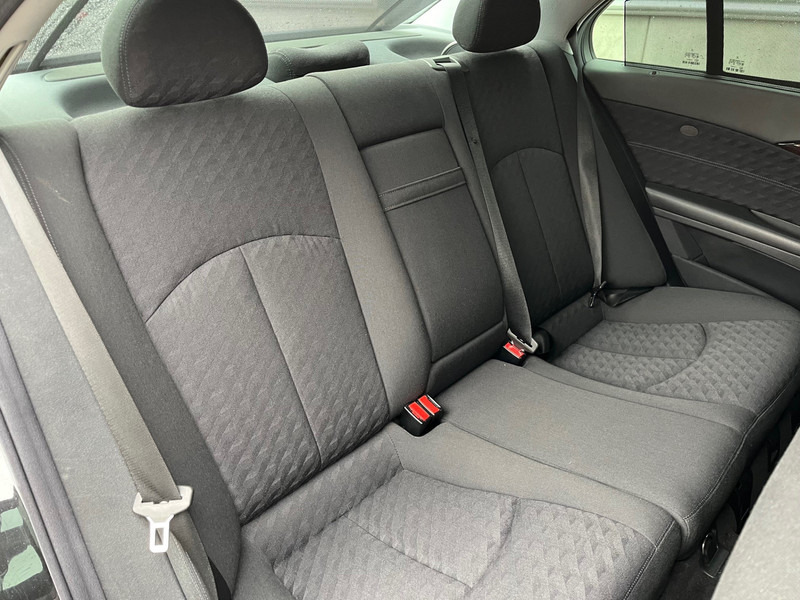 Mercedes-Benz E-Klasse / Limousine / 240 Avantgarde / 4-Matic / 8-pers / APK/TUV 09-2026 / - Sedan: bild 4 Mercedes-Benz E-Klasse / Limousine / 240 Avantgarde / 4-Matic / 8-pers / APK/TUV 09-2026 / - Sedan: bild 4