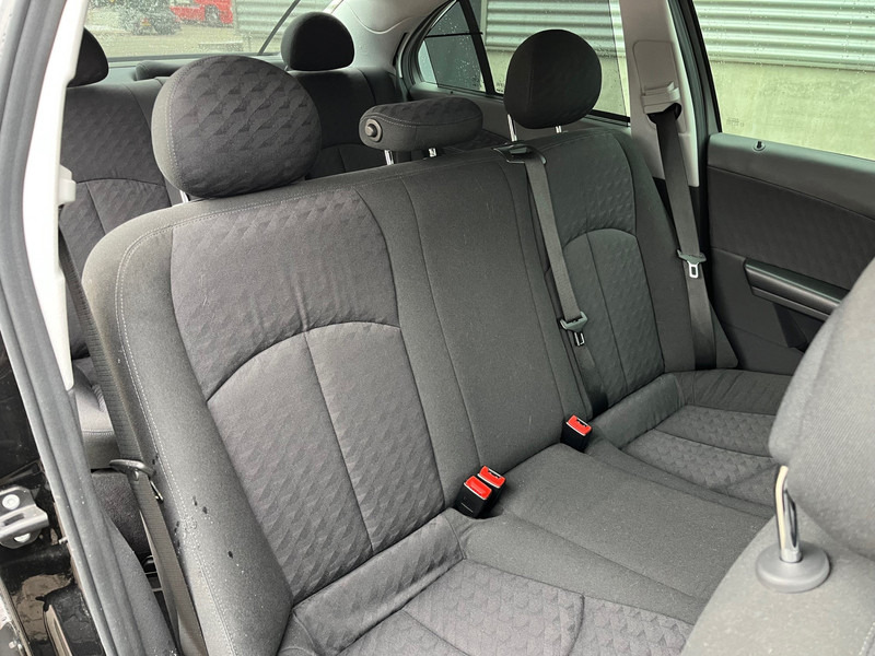 Mercedes-Benz E-Klasse / Limousine / 240 Avantgarde / 4-Matic / 8-pers / APK/TUV 09-2026 / - Sedan: bild 5 Mercedes-Benz E-Klasse / Limousine / 240 Avantgarde / 4-Matic / 8-pers / APK/TUV 09-2026 / - Sedan: bild 5