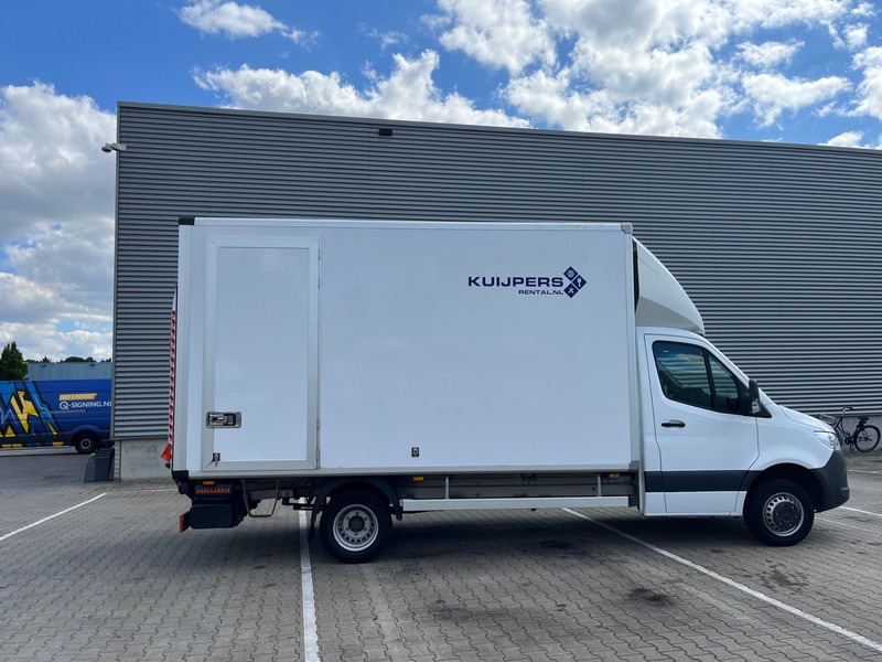 Mercedes-Benz Sprinter 515 1.9 CDI / Box 4.4 mtr / Laadklep / Zijdeur - Volymskåp: bild 2 Mercedes-Benz Sprinter 515 1.9 CDI / Box 4.4 mtr / Laadklep / Zijdeur - Volymskåp: bild 2