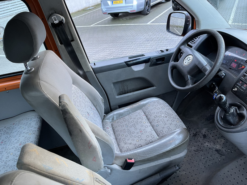 Volkswagen Transporter T5 2.5 TDI / L2 H1 / Double Cabin / Tow Bar - Små skåpbil, Dubbelhytt transportbil: bild 3 Volkswagen Transporter T5 2.5 TDI / L2 H1 / Double Cabin / Tow Bar - Små skåpbil, Dubbelhytt transportbil: bild 3