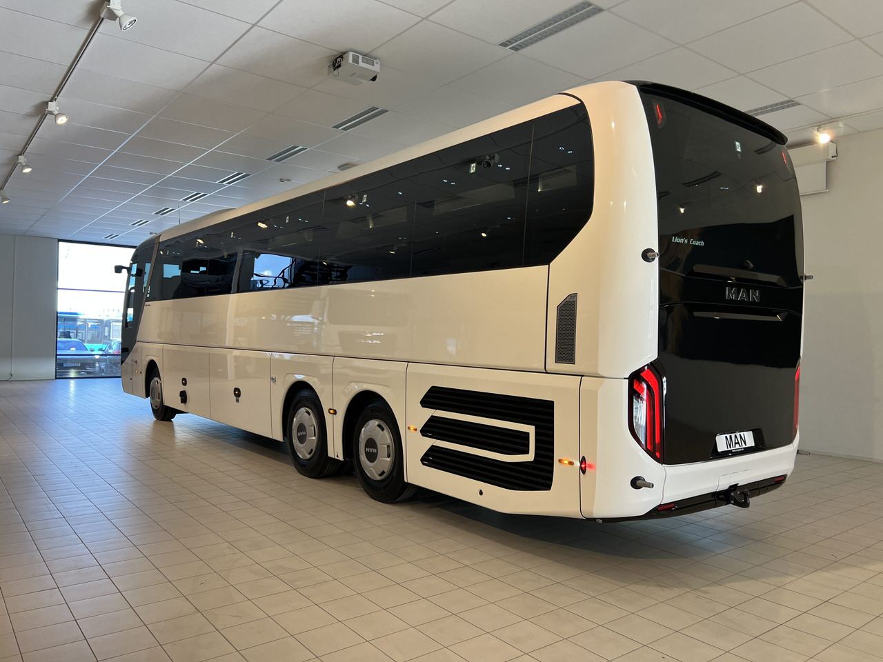 MAN Lions Coach R08 Euro 6E (Dark Edition) - Turistbuss: bild 5 MAN Lions Coach R08 Euro 6E (Dark Edition) - Turistbuss: bild 5