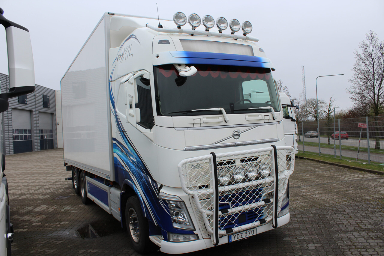 Volvo FH Fjärr - Lastbil med skåp: bild 1 Volvo FH Fjärr - Lastbil med skåp: bild 1