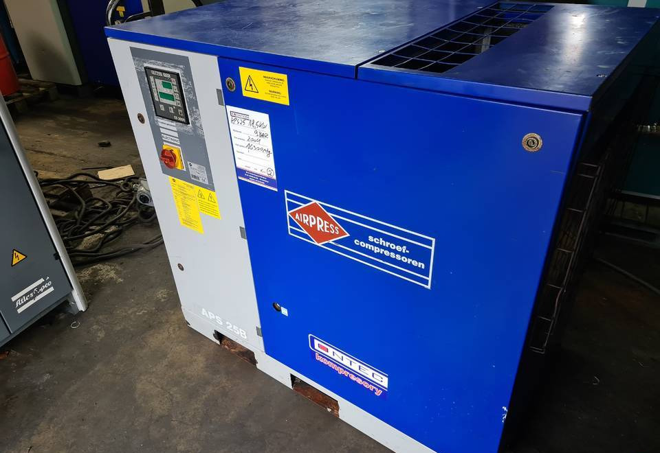 Kompresor śrubowy AIRPRESS APS 25, 18,5 kw, (2) - Luftkompressor: bild 2 Kompresor śrubowy AIRPRESS APS 25, 18,5 kw, (2) - Luftkompressor: bild 2