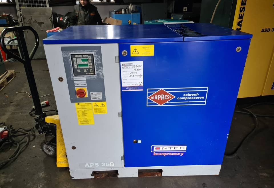Kompresor śrubowy AIRPRESS APS 25, 18,5 kw, (2) - Luftkompressor: bild 1 Kompresor śrubowy AIRPRESS APS 25, 18,5 kw, (2) - Luftkompressor: bild 1