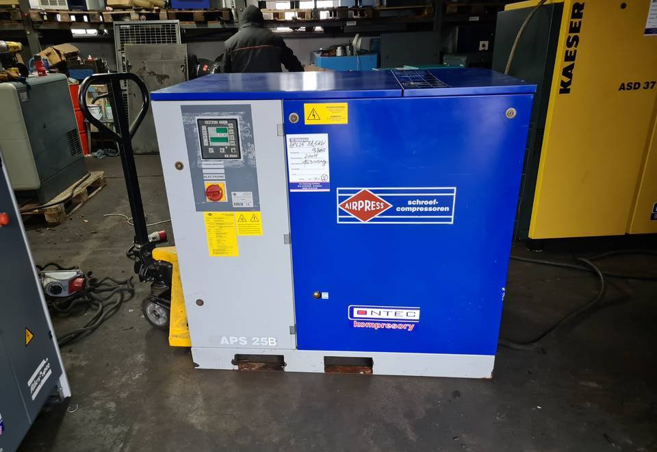 Kompresor śrubowy AIRPRESS APS 25, 18,5 kw, (2) - Luftkompressor: bild 4 Kompresor śrubowy AIRPRESS APS 25, 18,5 kw, (2) - Luftkompressor: bild 4