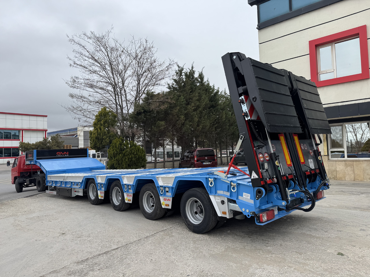 GVN Trailer 4 AXLE LOWBED WITH WHEEL RECESSES - Låg lastare semitrailer: bild 1 GVN Trailer 4 AXLE LOWBED WITH WHEEL RECESSES - Låg lastare semitrailer: bild 1