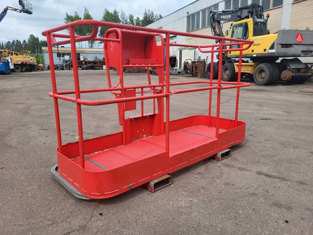 Manitou 200 ATJ kori - Pelarlift: bild 1 Manitou 200 ATJ kori - Pelarlift: bild 1