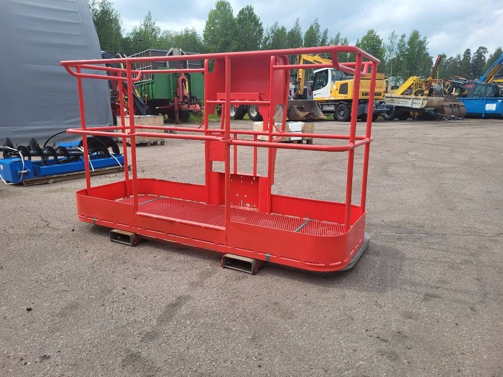 Manitou 200 ATJ kori - Pelarlift: bild 4 Manitou 200 ATJ kori - Pelarlift: bild 4