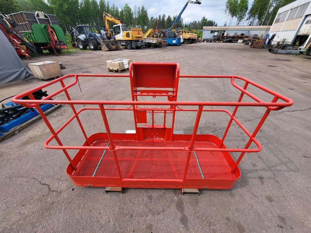 Manitou 200 ATJ kori - Pelarlift: bild 2 Manitou 200 ATJ kori - Pelarlift: bild 2