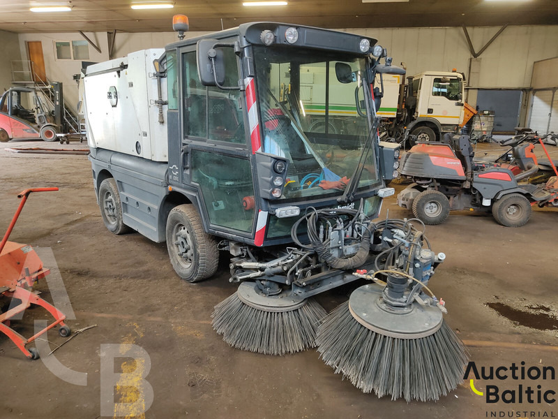 AEBI SCHMIDT Aebi Schmitd eSwingo 200+ - Sopmaskin: bild 1 AEBI SCHMIDT Aebi Schmitd eSwingo 200+ - Sopmaskin: bild 1