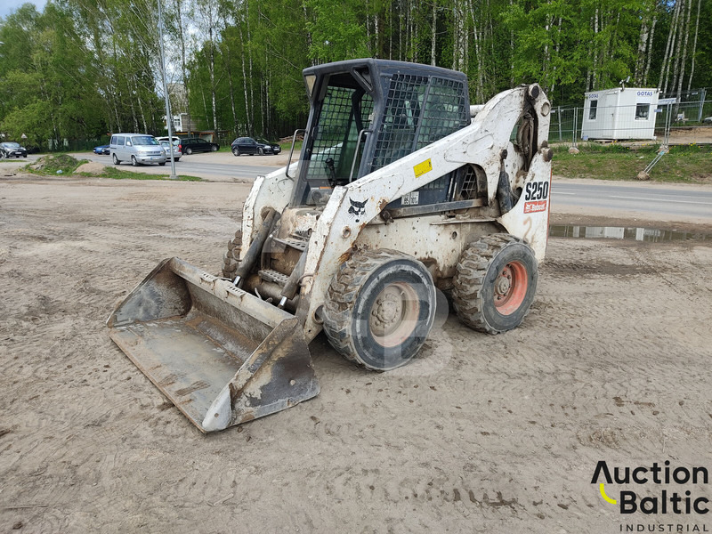 Bobcat S 250 - Kompaktlastare/ Slirstyrda lastare: bild 2 Bobcat S 250 - Kompaktlastare/ Slirstyrda lastare: bild 2