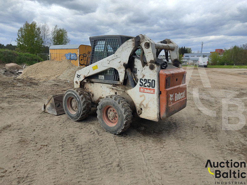 Bobcat S 250 - Kompaktlastare/ Slirstyrda lastare: bild 5 Bobcat S 250 - Kompaktlastare/ Slirstyrda lastare: bild 5