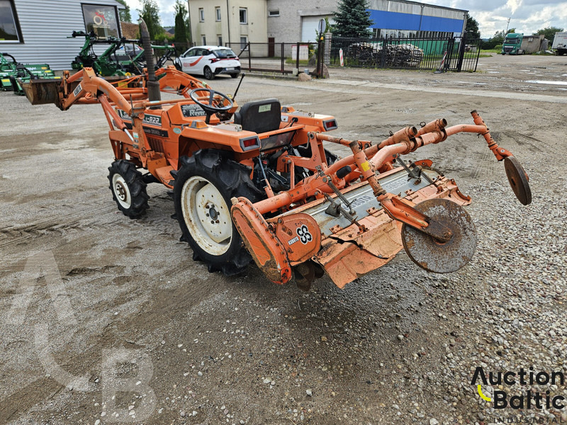 Kubota L1-R22 - Traktor: bild 3 Kubota L1-R22 - Traktor: bild 3