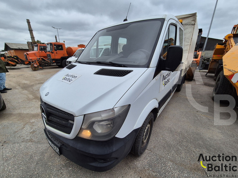 Mercedes-Benz Sprinter - Transportbil med kapell: bild 2 Mercedes-Benz Sprinter - Transportbil med kapell: bild 2