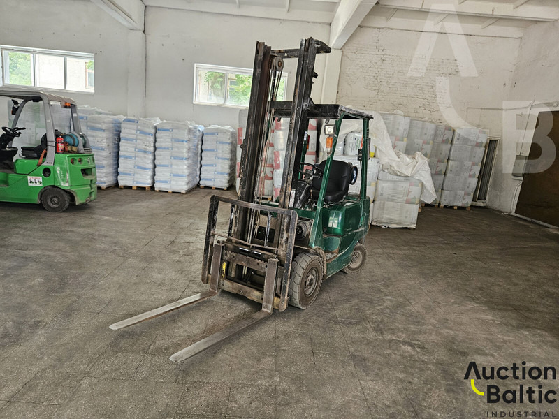 Mitsubishi 2T 151 P2 - Gasoltruck: bild 1 Mitsubishi 2T 151 P2 - Gasoltruck: bild 1