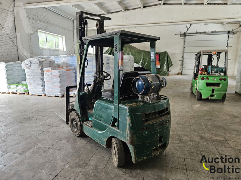 Mitsubishi 2T 151 P2 - Gasoltruck: bild 4 Mitsubishi 2T 151 P2 - Gasoltruck: bild 4