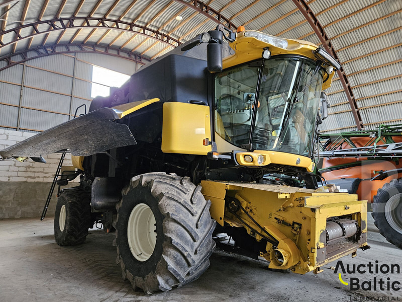New Holland CR 9080 - Skördetröska: bild 2 New Holland CR 9080 - Skördetröska: bild 2
