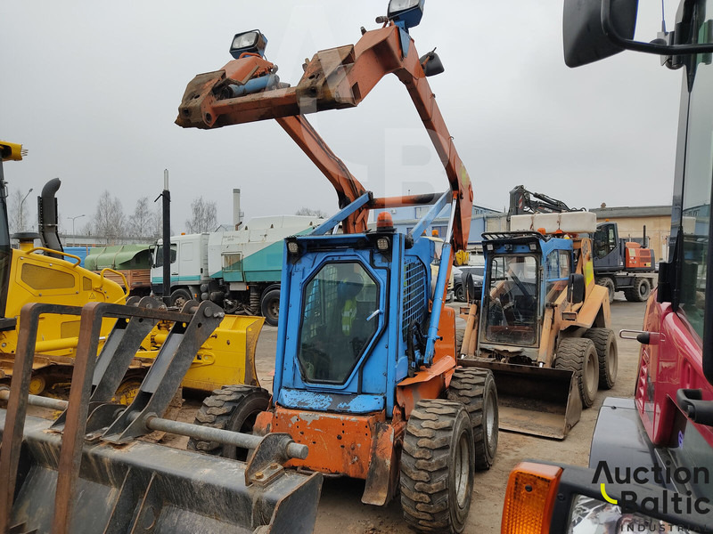 New Holland LS 185 B - Kompaktlastare/ Slirstyrda lastare: bild 2 New Holland LS 185 B - Kompaktlastare/ Slirstyrda lastare: bild 2