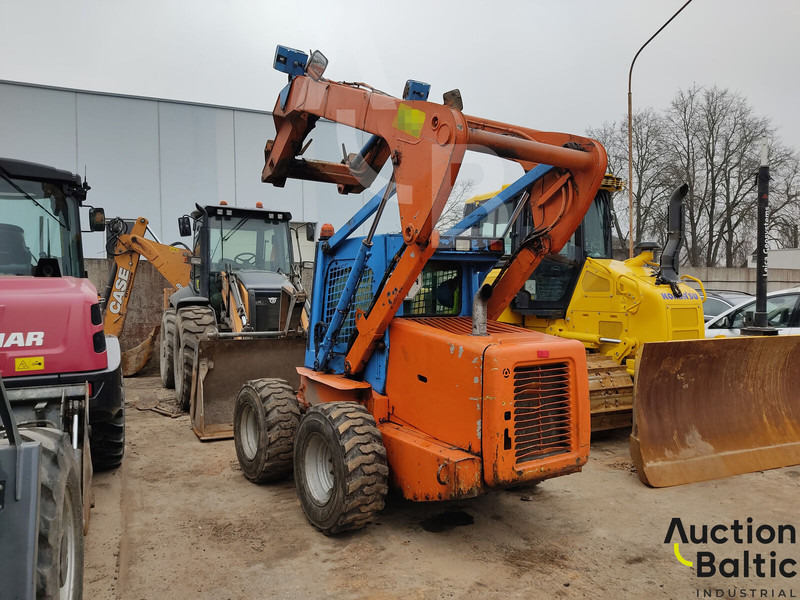 New Holland LS 185 B - Kompaktlastare/ Slirstyrda lastare: bild 3 New Holland LS 185 B - Kompaktlastare/ Slirstyrda lastare: bild 3