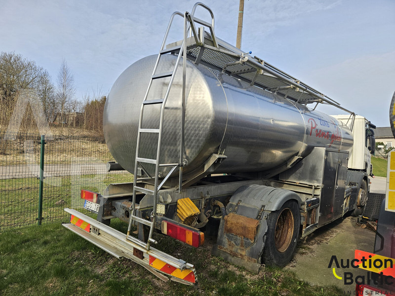 Scania P 230 - Tankbil: bild 4 Scania P 230 - Tankbil: bild 4