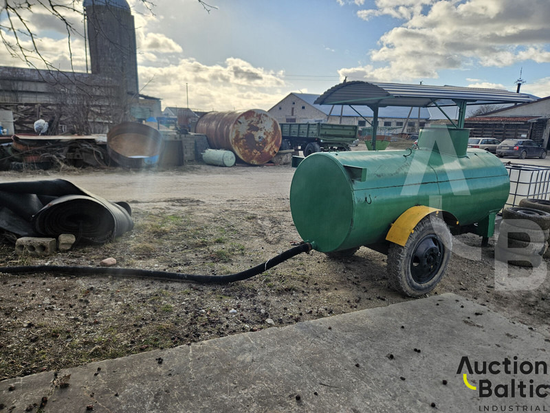 Trailer with tank - Tanksläp: bild 2 Trailer with tank - Tanksläp: bild 2
