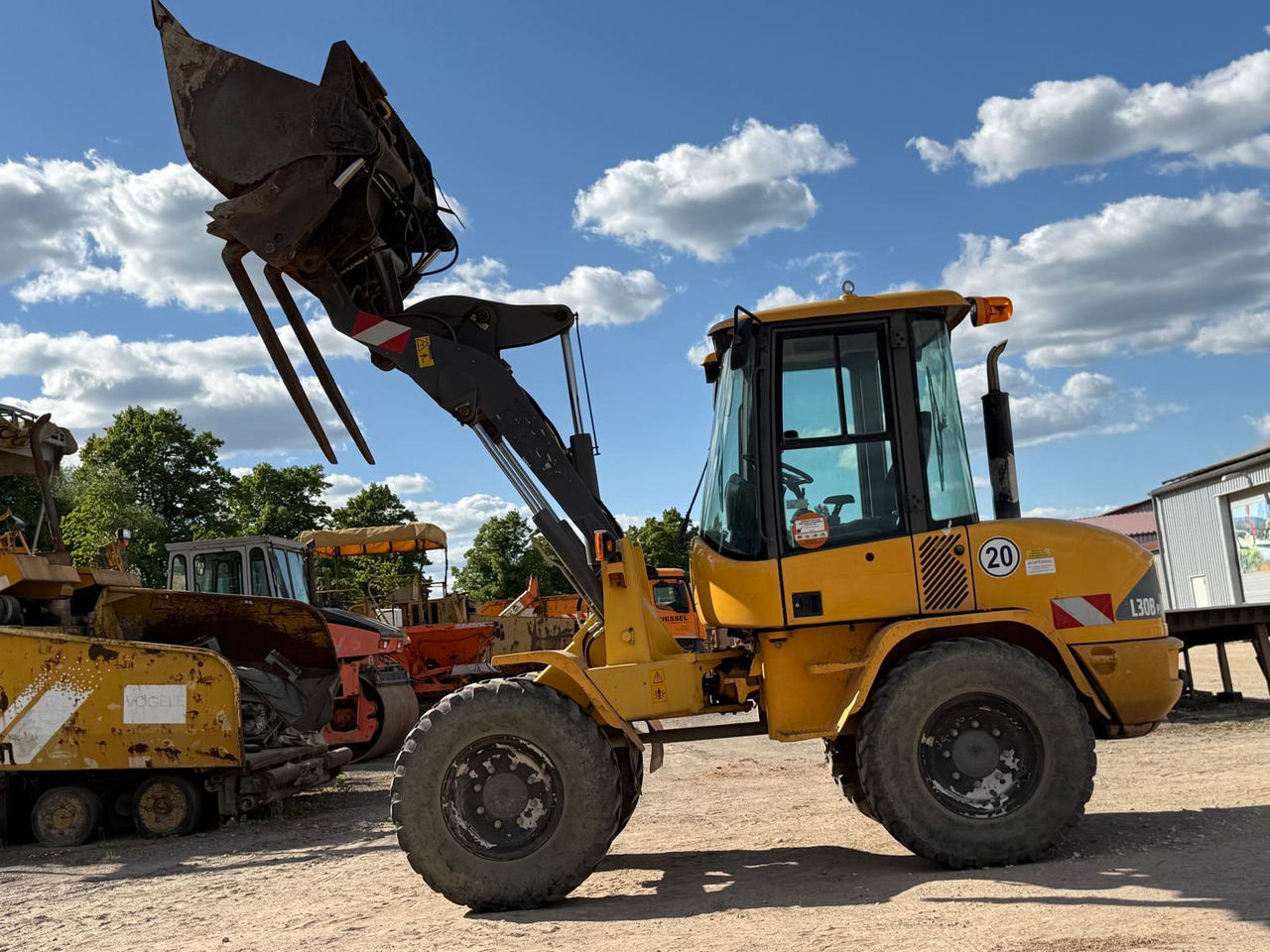 Volvo L 30 B-Z/K incl. 3-1shovel and fork - Hjullastare: bild 4 Volvo L 30 B-Z/K incl. 3-1shovel and fork - Hjullastare: bild 4
