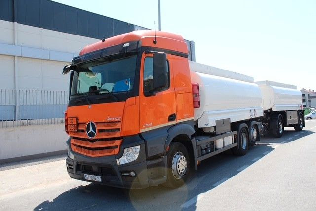 Mercedes-Benz Actros 2548 6x2/4 - Tankbil: bild 1 Mercedes-Benz Actros 2548 6x2/4 - Tankbil: bild 1