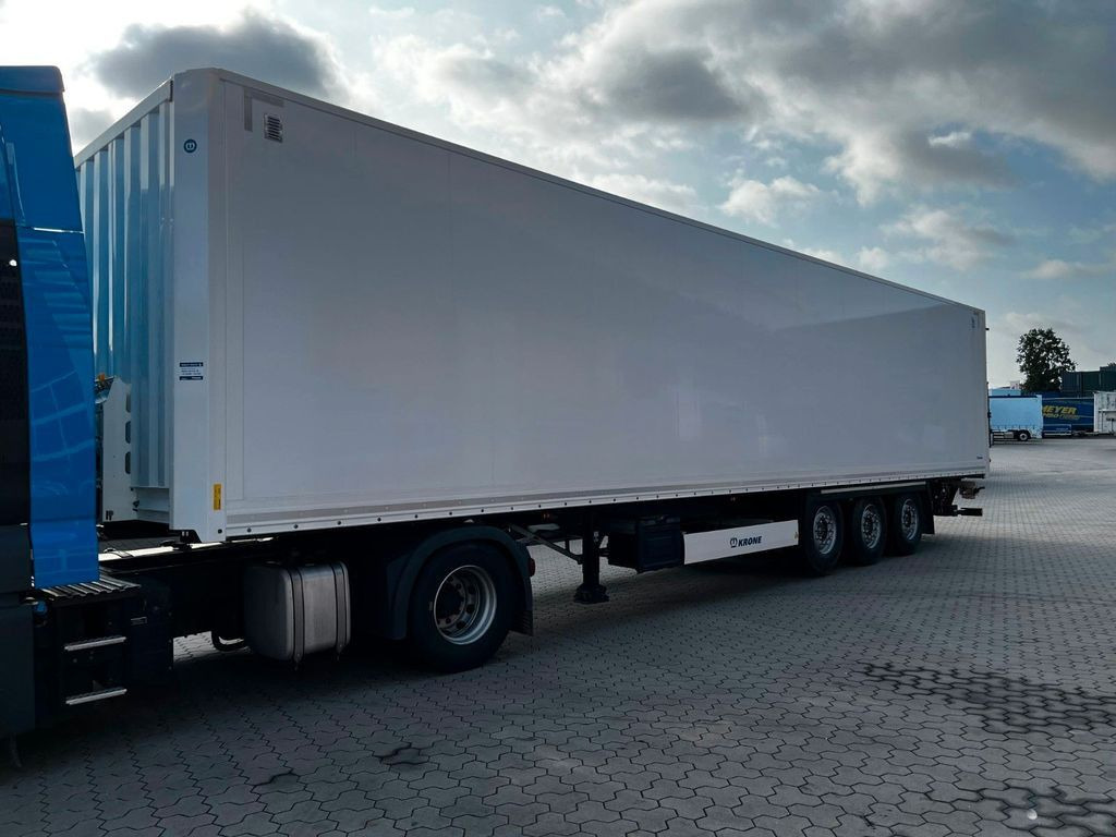 Krone Koffer mit Ladebordwand Sofort Verfügbar! - Skåp semitrailer: bild 4 Krone Koffer mit Ladebordwand Sofort Verfügbar! - Skåp semitrailer: bild 4