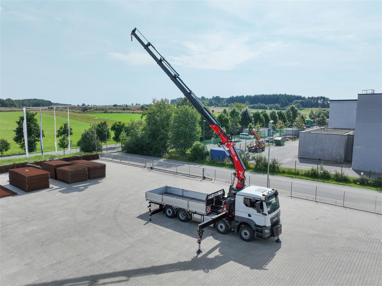 MAN 35.470 8x2 Kran F710 RA2.26 - Flakbil, Kranbil: bild 1 MAN 35.470 8x2 Kran F710 RA2.26 - Flakbil, Kranbil: bild 1