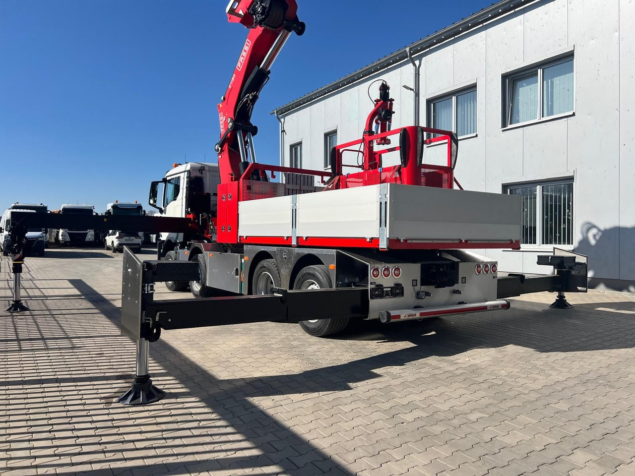 MAN 8x4 mit F1150RA.2.28 L616 Winde, 2.per. Korb - Kranbil: bild 3 MAN 8x4 mit F1150RA.2.28 L616 Winde, 2.per. Korb - Kranbil: bild 3