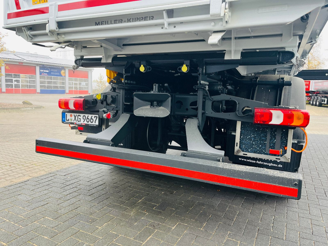 Tippbil lastbil, Kranbil Mercedes-Benz Arocs 1835  4x4 Meiller Fassi F135 Kran Kipper: bild 8