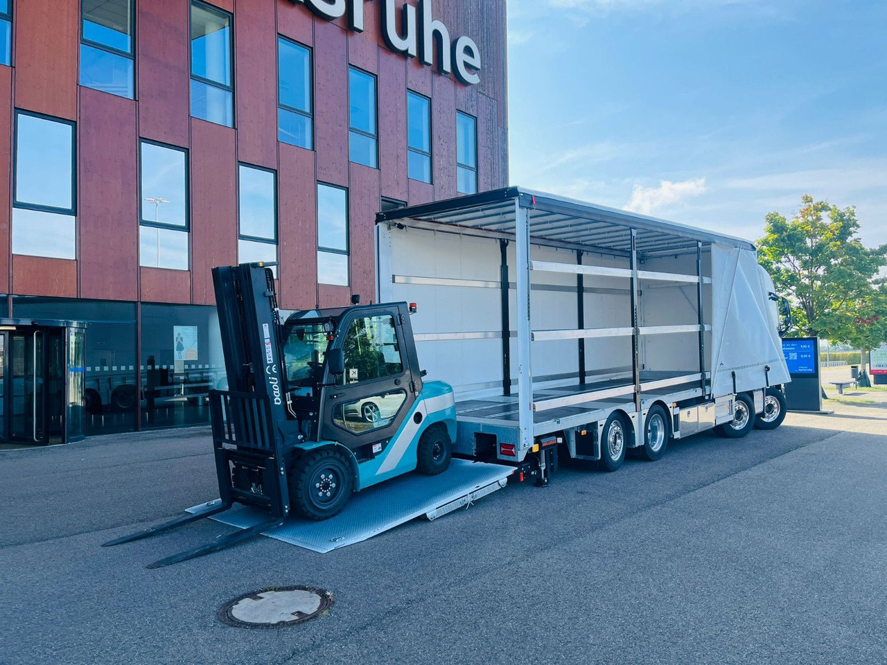Volvo FH 500 8x2 Arbeitsbühnen Transporter LBW 9t - Kapellbil: bild 1 Volvo FH 500 8x2 Arbeitsbühnen Transporter LBW 9t - Kapellbil: bild 1