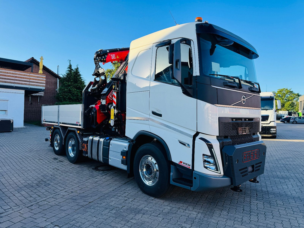 Volvo FH500 6x2 mit Fassi F545 2.27 JIB Winde sofort - Flakbil, Kranbil: bild 1 Volvo FH500 6x2 mit Fassi F545 2.27 JIB Winde sofort - Flakbil, Kranbil: bild 1