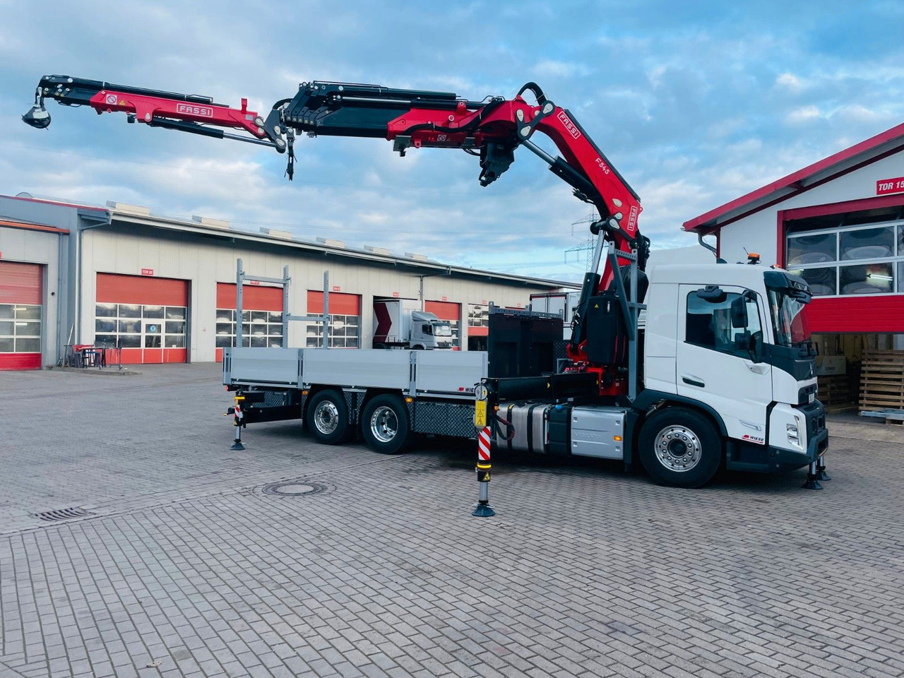 Volvo FMX 500 FASSI Ladekran F545 JIB & Winde Sofort - Flakbil, Kranbil: bild 4 Volvo FMX 500 FASSI Ladekran F545 JIB & Winde Sofort - Flakbil, Kranbil: bild 4