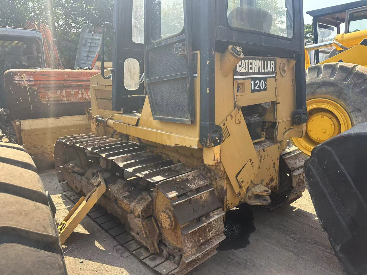 CATERPILLAR D4C - Bulldozer: bild 2 CATERPILLAR D4C - Bulldozer: bild 2