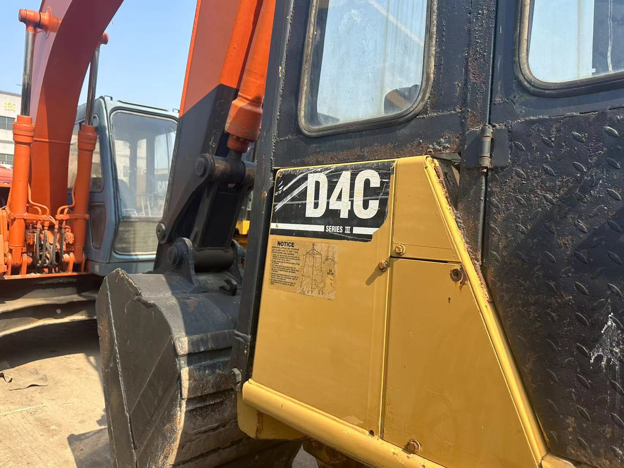 CATERPILLAR D4C - Bulldozer: bild 4 CATERPILLAR D4C - Bulldozer: bild 4