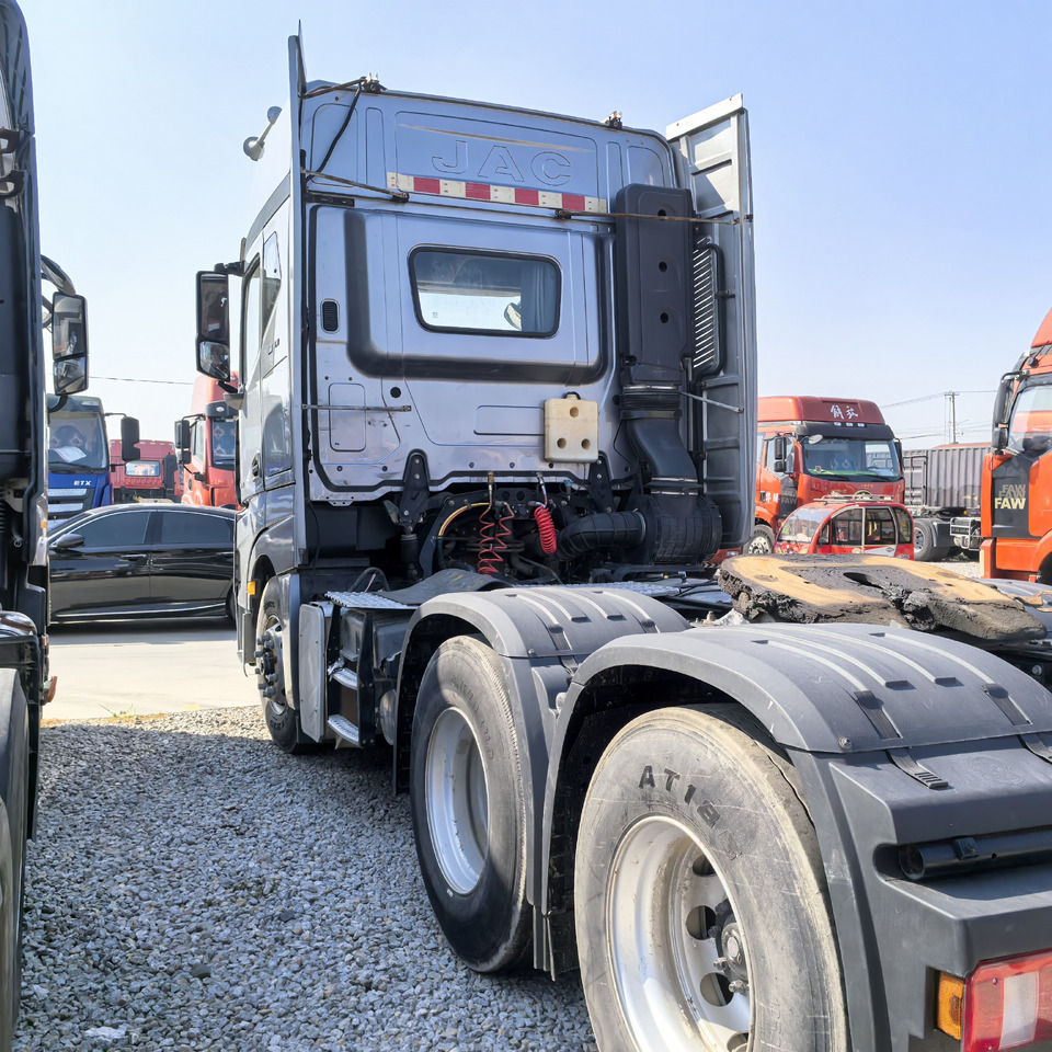 JAC 6x4 K7 - Dragbil: bild 4 JAC 6x4 K7 - Dragbil: bild 4