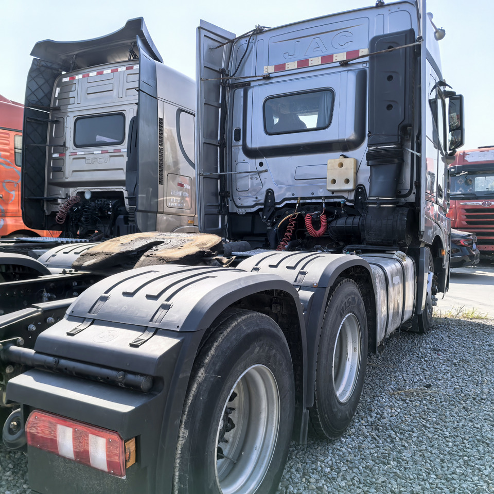 JAC 6x4 K7 - Dragbil: bild 3 JAC 6x4 K7 - Dragbil: bild 3