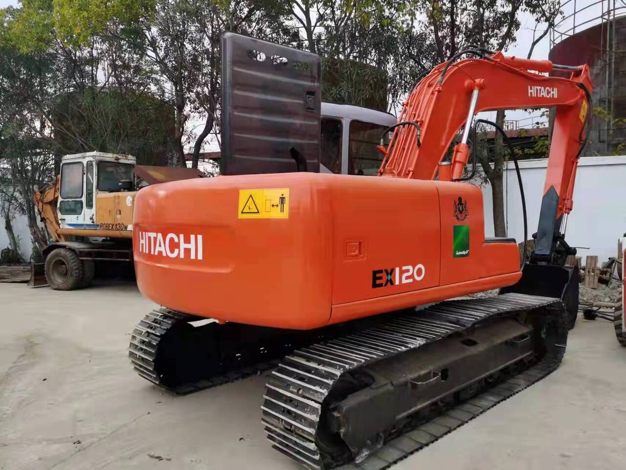 HITACHI EX120-5 - Bandgrävare: bild 2 HITACHI EX120-5 - Bandgrävare: bild 2