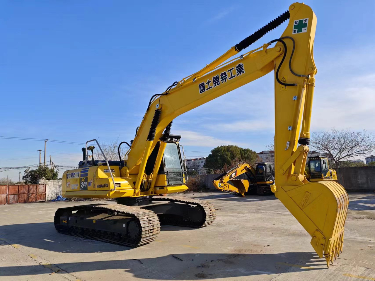 KOMATSU PC240LC-8N1 - Grävmaskin: bild 2 KOMATSU PC240LC-8N1 - Grävmaskin: bild 2