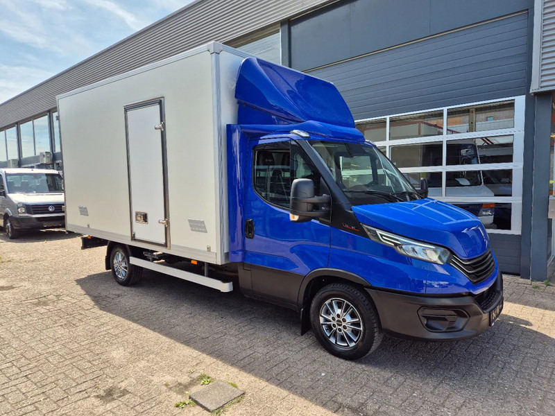Iveco Daily 35S18 3.0D Koffer/ Xenon/ Airco - Volymskåp: bild 1 Iveco Daily 35S18 3.0D Koffer/ Xenon/ Airco - Volymskåp: bild 1
