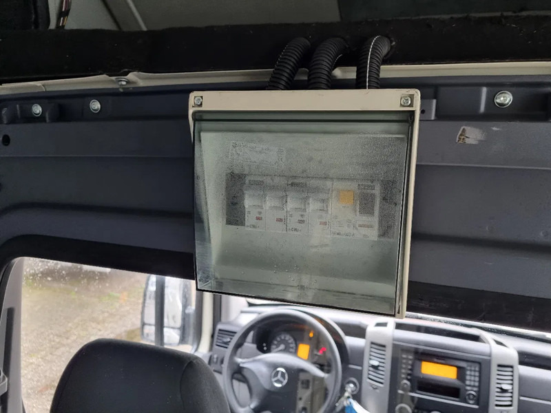 Interior photo 2: Skåpbil Mercedes-Benz Sprinter 311 CDI L2H2 EURO 6 2.2 CDI RWD