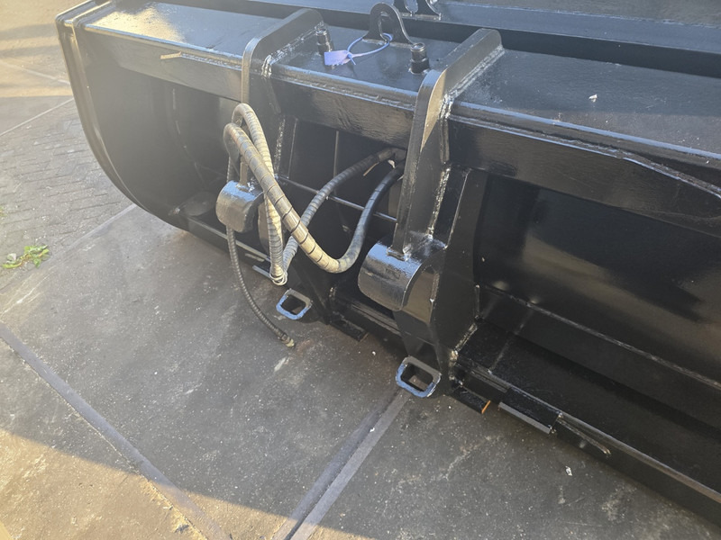 Beco hoogkiepbak caterpillar systeem 2000 high tip bucket caterpillar cat systeem 2000 - Skopa för Byggmaskiner: bild 5 Beco hoogkiepbak caterpillar systeem 2000 high tip bucket caterpillar cat systeem 2000 - Skopa för Byggmaskiner: bild 5