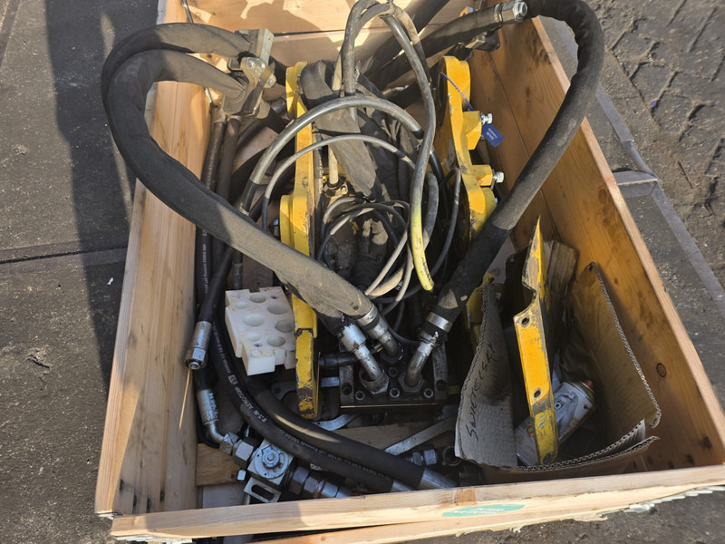 Liebherr likufix sw33 likufix sw 33 schnelwechsler - Redskapsfäste för Byggmaskiner: bild 2 Liebherr likufix sw33 likufix sw 33 schnelwechsler - Redskapsfäste för Byggmaskiner: bild 2