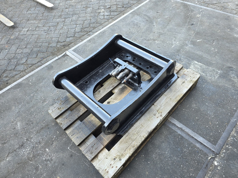 Fuchs fqc sennebogen adaptor plate FQC liebherr sennebogen fqc plate shear - Redskapsfäste för Byggmaskiner: bild 5 Fuchs fqc sennebogen adaptor plate FQC liebherr sennebogen fqc plate shear - Redskapsfäste för Byggmaskiner: bild 5