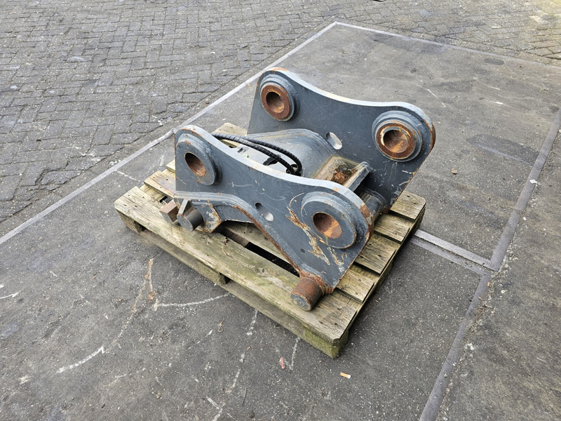 Hydraulische snelwissel cw45s cw45s coupler verachtert eurosteel - Redskapsfäste för Byggmaskiner: bild 4 Hydraulische snelwissel cw45s cw45s coupler verachtert eurosteel - Redskapsfäste för Byggmaskiner: bild 4