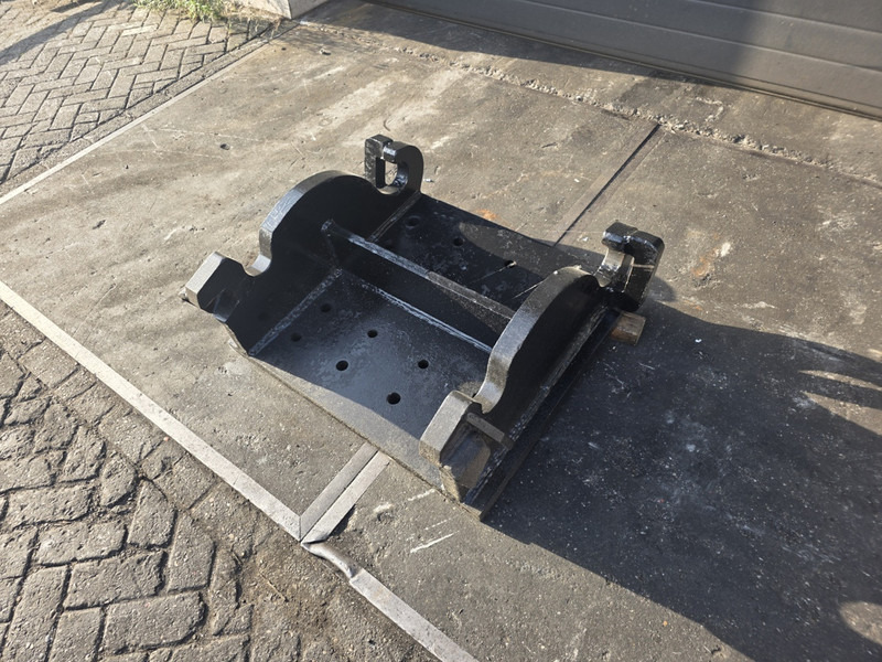 Kopplaat cw 45 adaptor plate verachtert cw 45 breedt - Redskapsfäste för Byggmaskiner: bild 1 Kopplaat cw 45 adaptor plate verachtert cw 45 breedt - Redskapsfäste för Byggmaskiner: bild 1